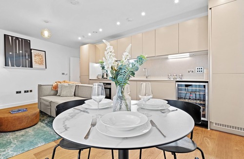 Somers Town Apartment | This Beautiful 1 Bedroom is Nestled in the Heartbeat of London!