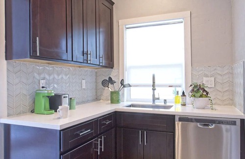 Southeastern Sacramento House | Beautiful 2-Bedroom Retreat with Spa and Breakfast Included