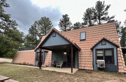 Beulah House | This Beautiful Secluded home; mountain views and over 3 acres; Park/Coffee Shop