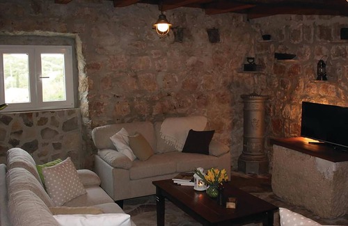 Stravca House | This beautiful stone house is located in the small idyllic village of Brotnica, not far from the fam