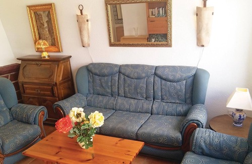 La Nucia House | This beautiful vacation semi-detached house is located in a quiet settlement with pool, tennis court