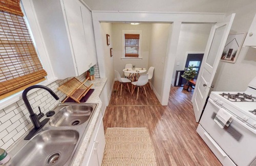 Wichita House | Pet-Friendly Boho Bungalow with Kitchen - Rated 9.4/10