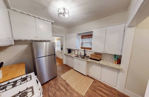 Wichita House | Pet-Friendly Boho Bungalow with Kitchen - Rated 9.4/10