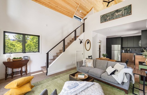 Young Harris Cabin | Cozy 1-Bedroom Cabin in Young Harris, GA - Pet Friendly