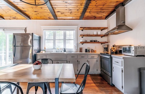 Eliot Cabin | Pet-Friendly 2 Bedroom Cabin in Eliot, ME - Rated 9.8/10