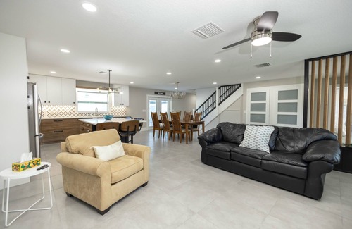 Braden River House | Perfectly Located Parrish Retreat with Spa & Breakfast
