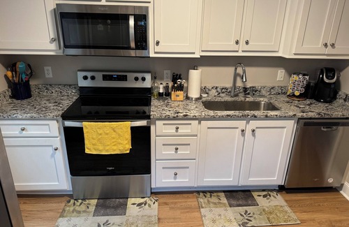 Sumter House | Cozy 2-Bed House with Pool and Spa for Your Next Getaway