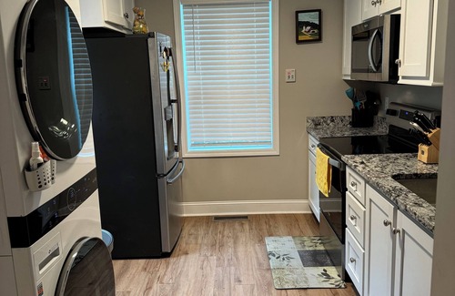 Sumter House | Cozy 2-Bed House with Pool and Spa for Your Next Getaway