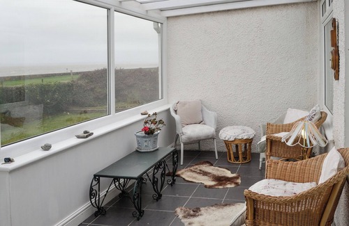 Wigton Cottage | Beachside Cottage with Stunning Ocean Views and Pet-Friendly