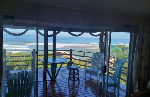Xai-Xai House | Tranquil House with Beautiful Sea View & Great Amenities