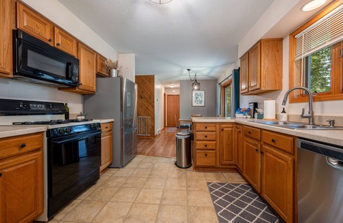 Cohasset Cottage | This cottage is a 2 bedroom(s), 2 bathrooms, located in Cohasset, MN.