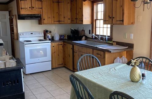 Cornish Apartment | Cozy Apartment with Ocean View Near Sebago Lake