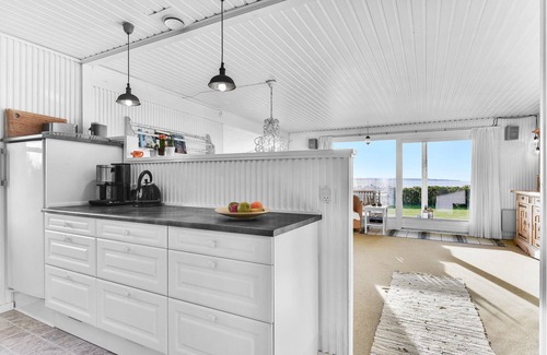 Ebberup House | Cozy Cottage with Panoramic Ocean Views Just Steps from Beach
