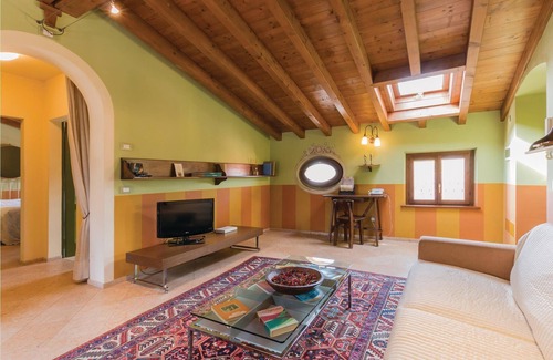Castellaro Lagusello Apartment | This cozy apartment is located in a complex with a total of 12 apartments in a characteristic and we