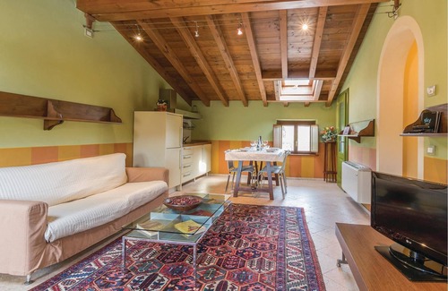 Castellaro Lagusello Apartment | This cozy apartment is located in a complex with a total of 12 apartments in a characteristic and we