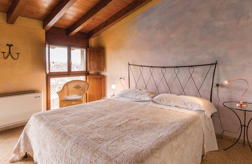 Castellaro Lagusello Apartment | This cozy apartment is located in a complex with a total of 12 apartments in a characteristic and we