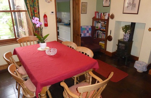 Sheringham Cottage | Charming Cottage Steps from Beeston Common and Beach