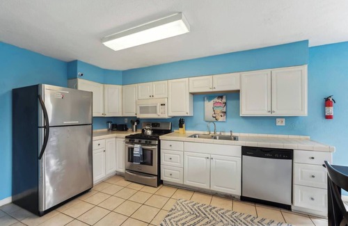 East MLK Apartment | This duplex is a 2 bedroom(s), 1 bathrooms, located in Austin, TX.