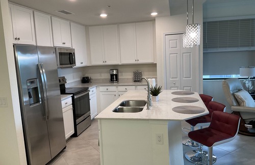 Lakewood Ranch Condo | Modern 2-Bedroom Retreat with Office & Top-Rated Amenities
