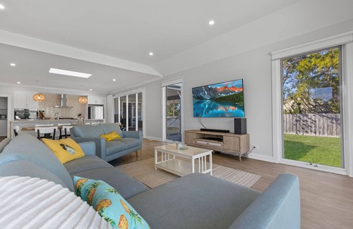 Newlands Arm House | Unforgettable Getaway with Family-Friendly Amenities