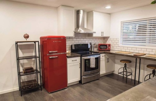 Felida House | Cozy 1-Bedroom Guest House in Vancouver, WA - Rated 9/10