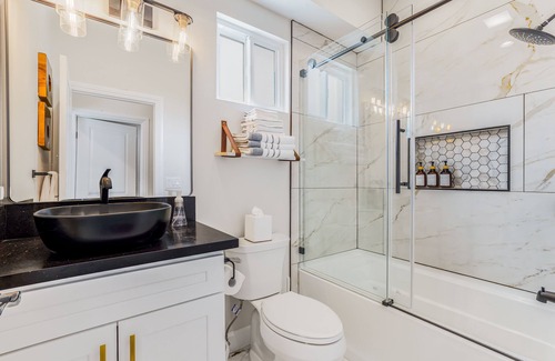 Camarillo House | Exceptional 2-Bedroom Retreat in Camarillo with Spa Access