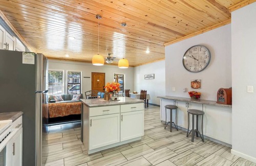 Dunnegan House | This house is a 2 bedroom(s), 2 bathrooms, located in Fair Play, MO.