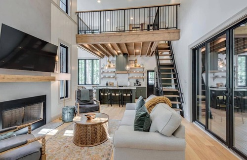 Tracy City House | Exceptional 3-Bedroom Lake View Retreat in Tracy City, TN