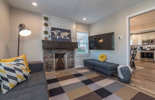Lexington House | Pet-Friendly 4-Bedroom Retreat in Lexington, KY - Rated 9.6