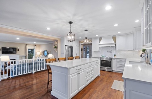 Bayview House | Experience Comfort in Bayview: 4 Bedrooms & Pet Friendly