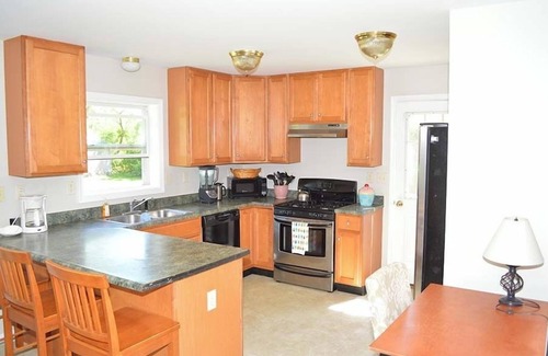 Matunuck House | This house is a 4 bedroom(s), 3 bathrooms, located in South Kingstown , RI.