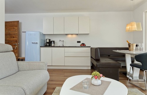 Tesimo Apartment | Tranquil Retreat: 9.8/10 Rated with Ocean View & Pool