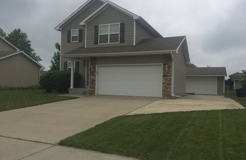 Pleasant Hill House | Peaceful Getaway Near Top Attractions with Spa & Hot Tub