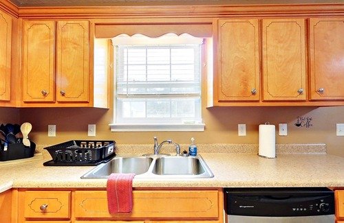 Waycross House | Oceanfront Retreat: 3 Bedrooms with Stunning Views