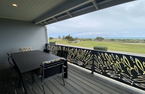 Jurien Bay Villa | Beachfront Townhouse with Pool and Ocean View Awaits You
