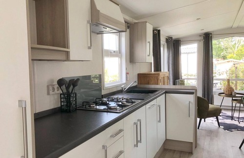 Municipality of Schagen House | Modern Chalet with Free Wifi and Pet-Friendly Amenities