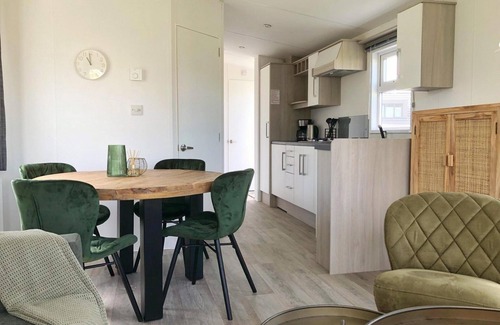 Municipality of Schagen House | Modern Chalet with Free Wifi and Pet-Friendly Amenities