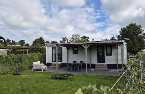 Municipality of Schagen House | Modern Chalet with Free Wifi and Pet-Friendly Amenities