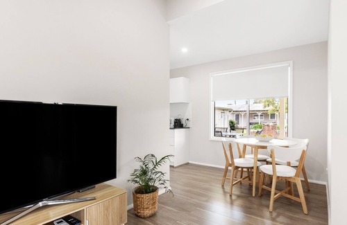 Culburra Beach House | This is Livin' - Fire Pit - 3 Mins Walk to Beach