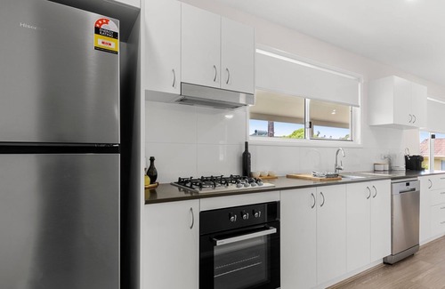 Culburra Beach House | This is Livin' - Fire Pit - 3 Mins Walk to Beach