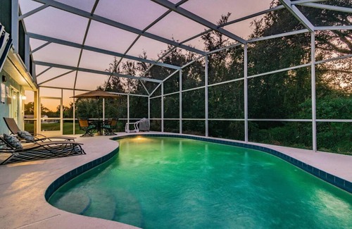 Lindfields House | Discover Paradise: Oceanfront Home with Private Pool Access