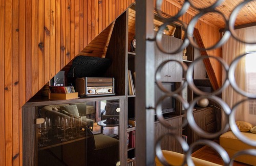 Karlovac House | Scenic River Dobra Getaway with Spa & Breakfast Included