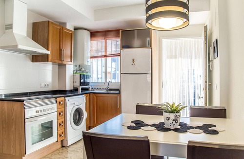 El Grau de Moncofa Apartment | This magnificent holiday apartment is in Moncofa, Castellon and is located very close to the seashor