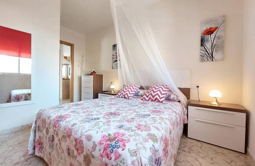 El Grau de Moncofa Apartment | This magnificent holiday apartment is in Moncofa, Castellon and is located very close to the seashor