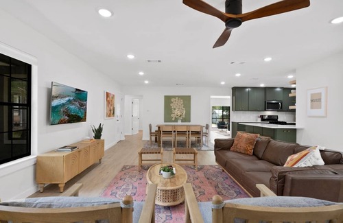 Windsor Park House | This Must Be The Place: Family-Friendly with Kitchen Amenities