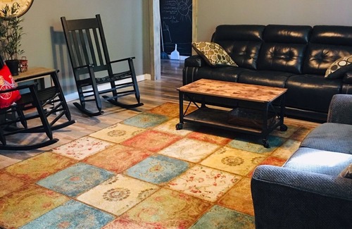 Nelsonville House | Historic Nelsonville Stay with Breakfast and Family Amenities