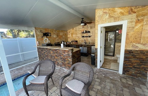 Town N County Park House | Experience a Poolside Retreat with Spa & Kitchen Amenities