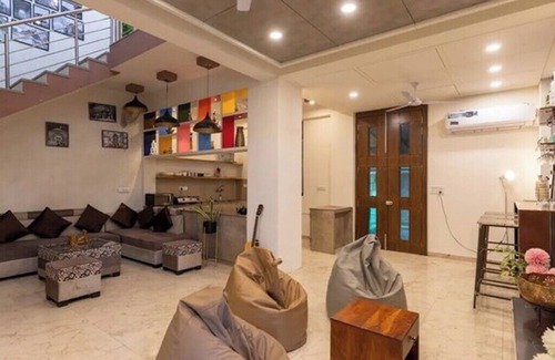 Jaipur House | Experience Comfort with Pool and Ocean Views in 4 Bedrooms