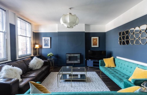 Cleedownton Apartment | Discover Family-Friendly Retreats with Kitchen Amenities