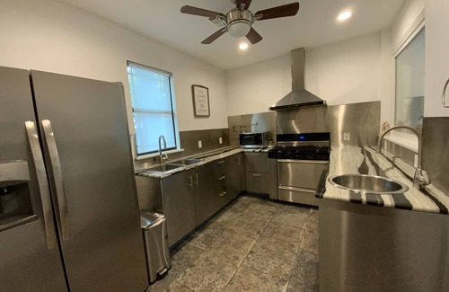 South Central Houston House | Discover Houston: A Must-Visit Hotel with Private Pool